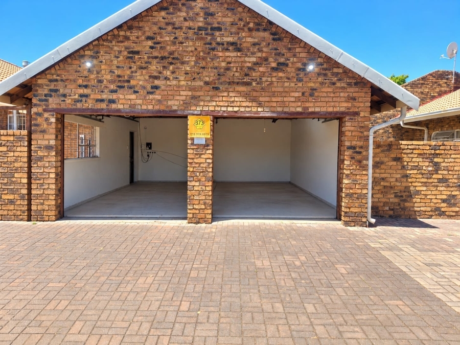 3 Bedroom Property for Sale in Vaalpark Free State